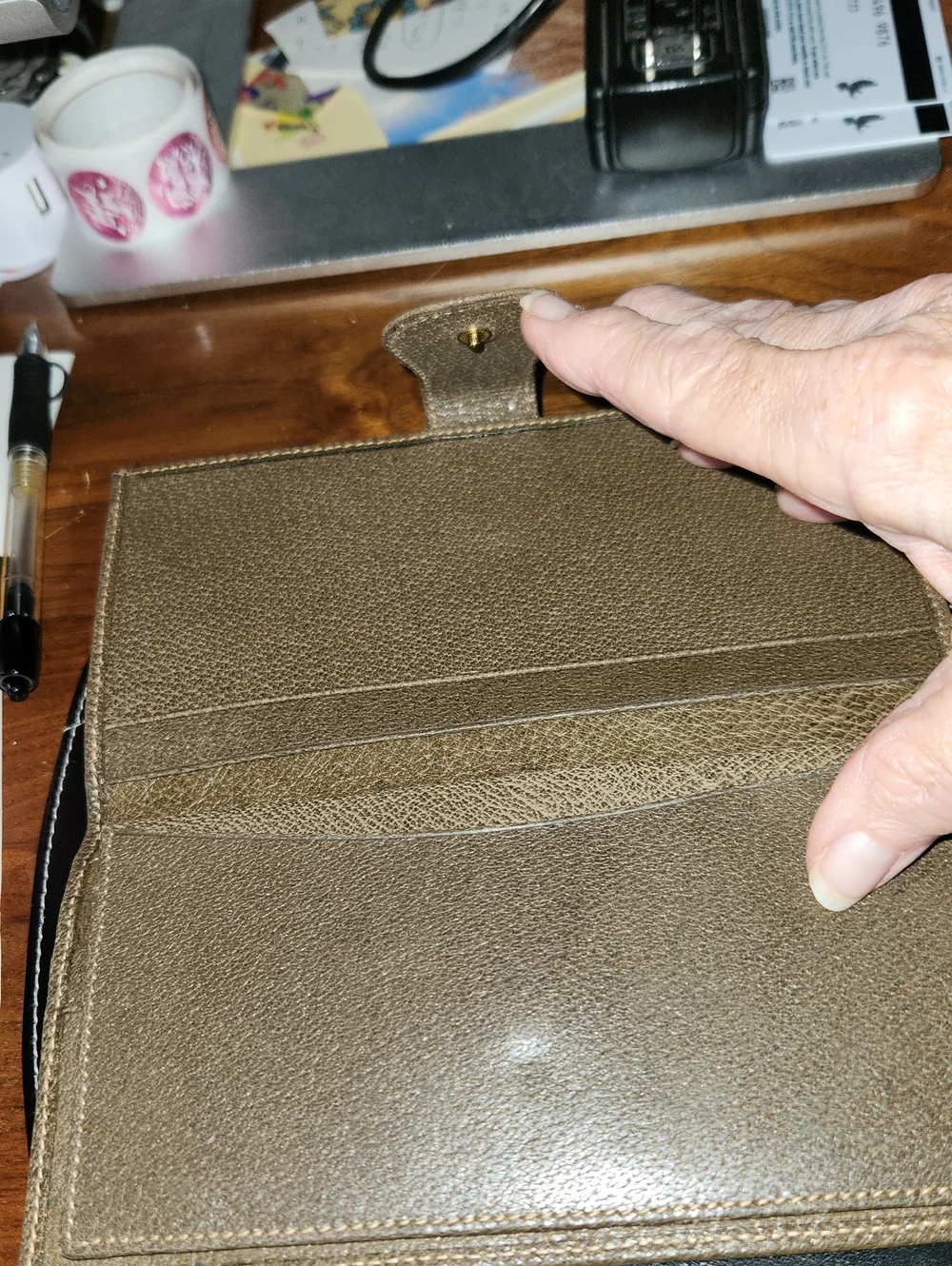 70's Vintage  Gucci Wallet - Picture 3 of 9